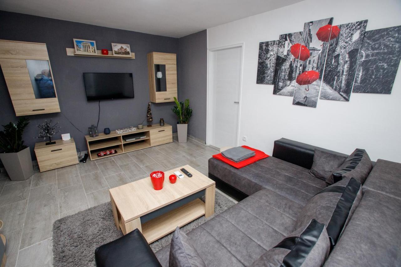 7 Days Premium Apartment Subotica Exterior photo